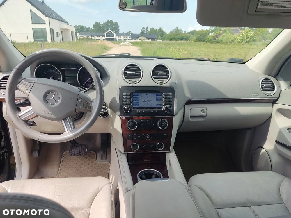 Mercedes-Benz GL - 10