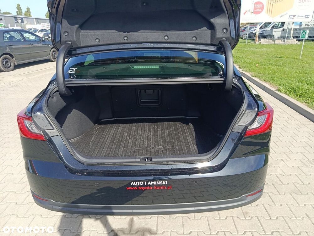 Toyota Camry - 13
