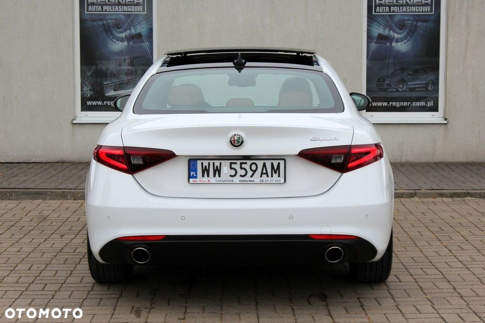 Alfa Romeo Giulia - 5
