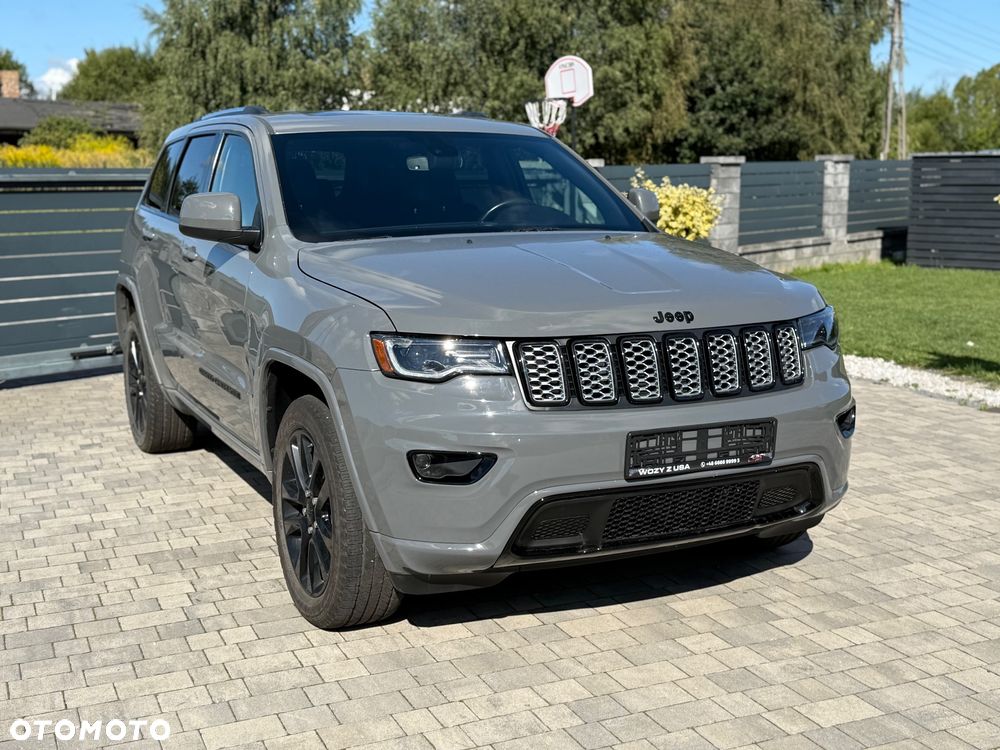 Jeep Grand Cherokee - 1