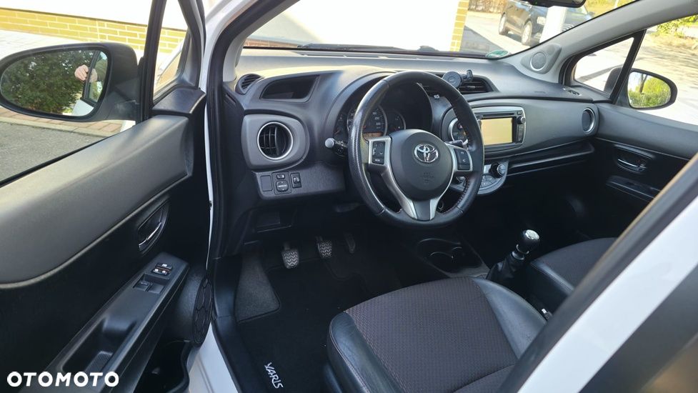Toyota Yaris 1.33 Premium - 16