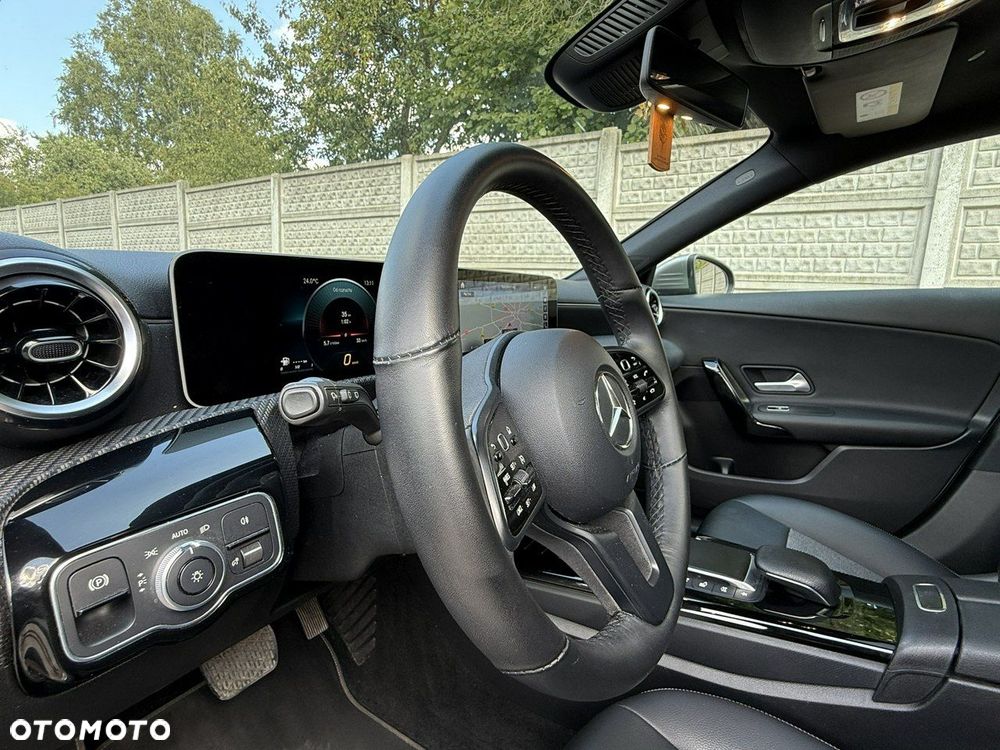 Mercedes-Benz CLA - 25