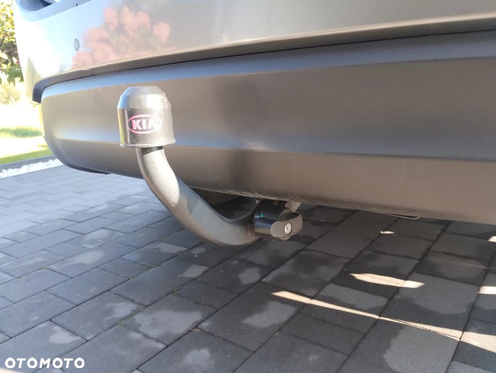 Kia Carens 1.7 CRDi XL 7os - 9