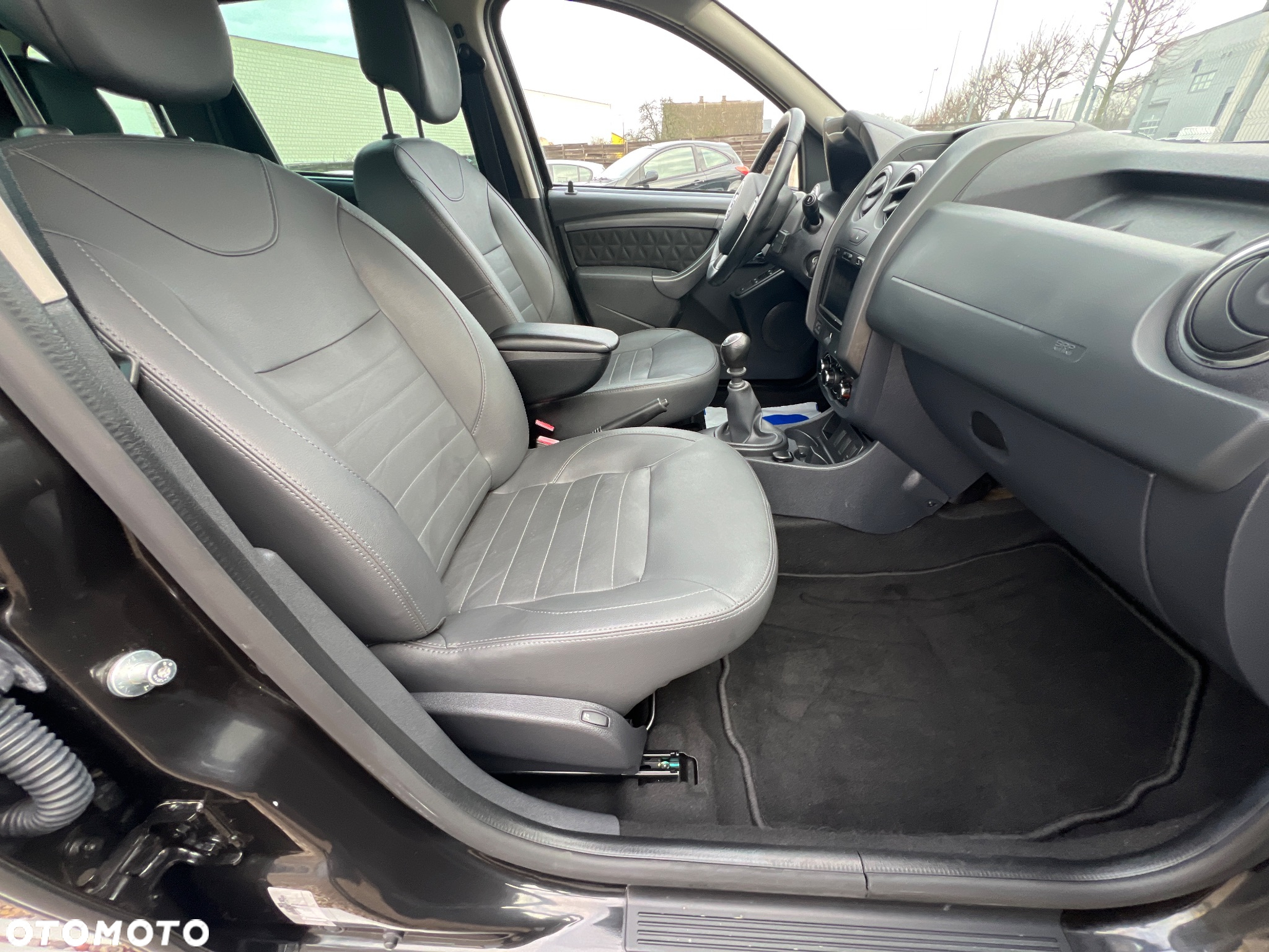 Dacia Duster 1.2 TCe Laureate - 25