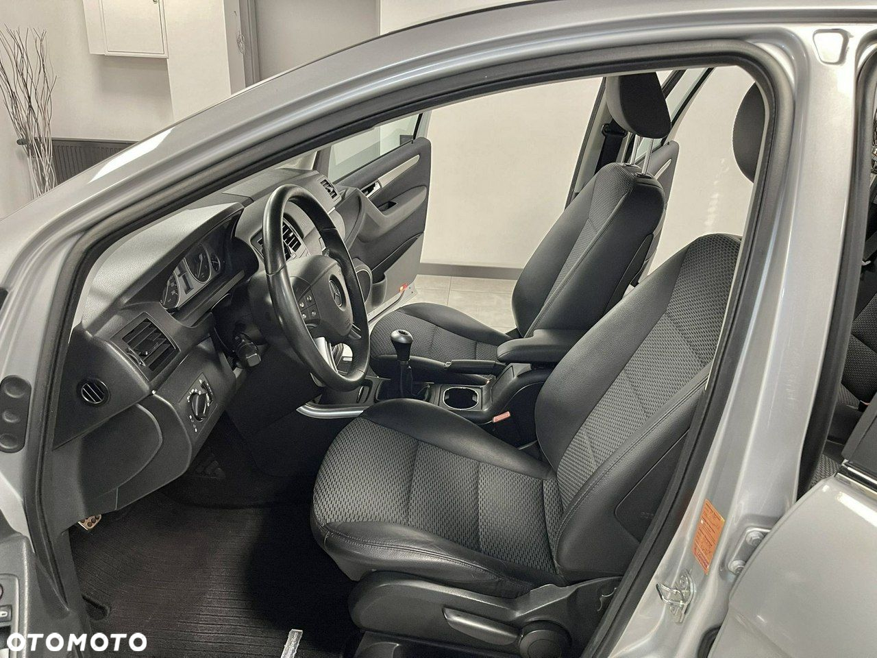 Mercedes-Benz Klasa B 180 BlueEffICIENCY - 13