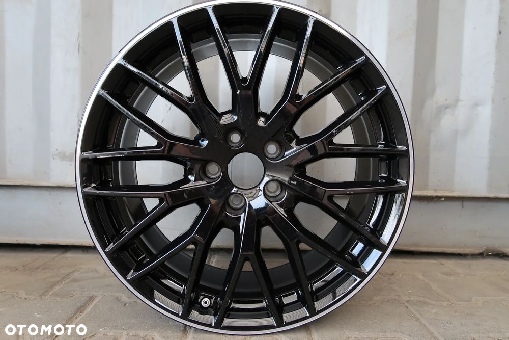 AD9 Felga audi A4 8W9601025H 8x19et32 - 3