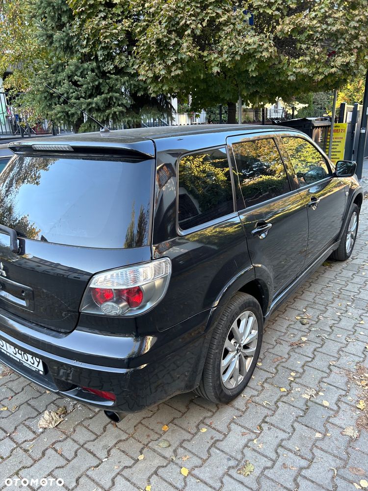Mitsubishi Outlander - 8