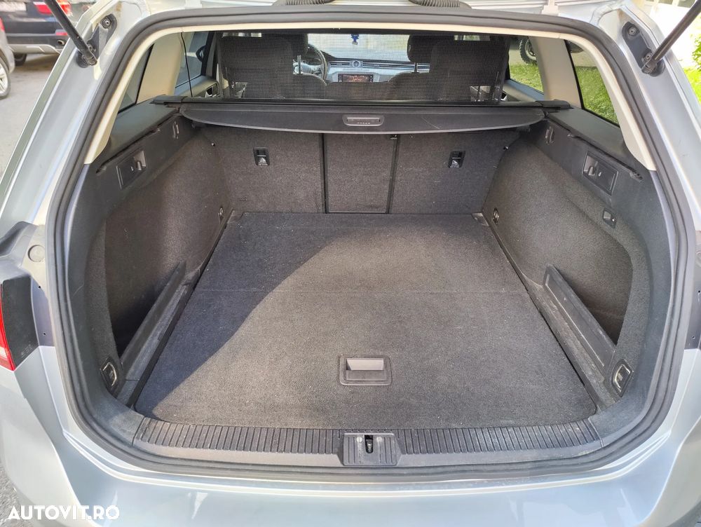 Volkswagen Passat 2.0 TDI Trendline - 11