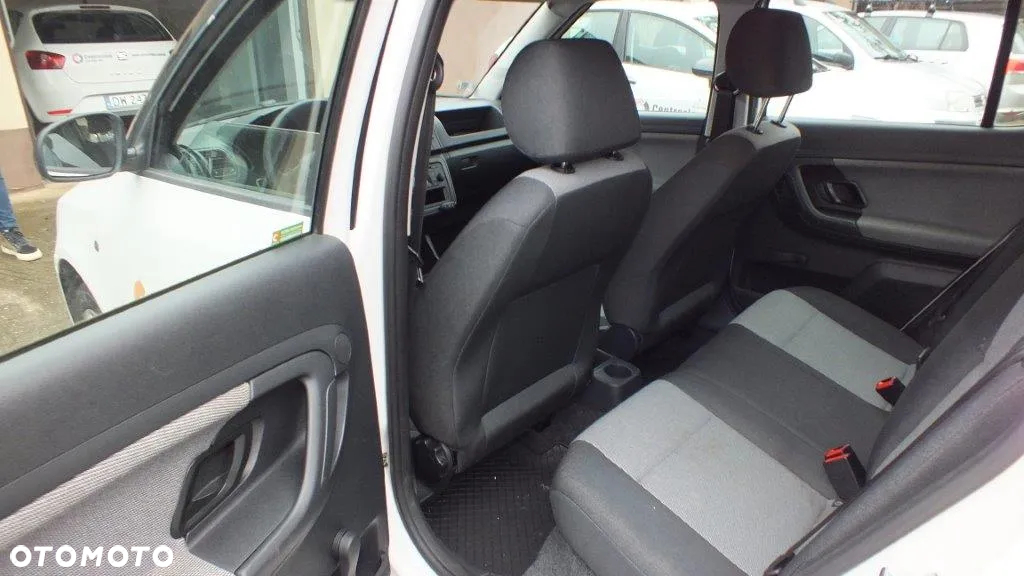 Skoda Fabia 1.4 16V Active Plus - 8