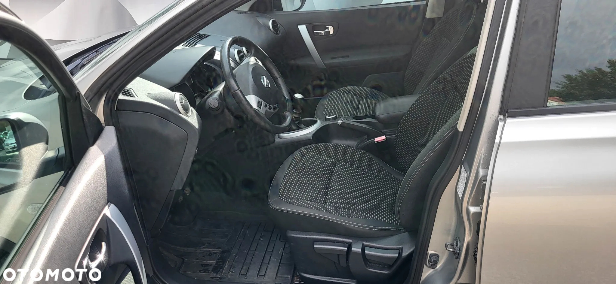 Nissan Qashqai 2.0 dCi DPF 4x4 tekna - 18