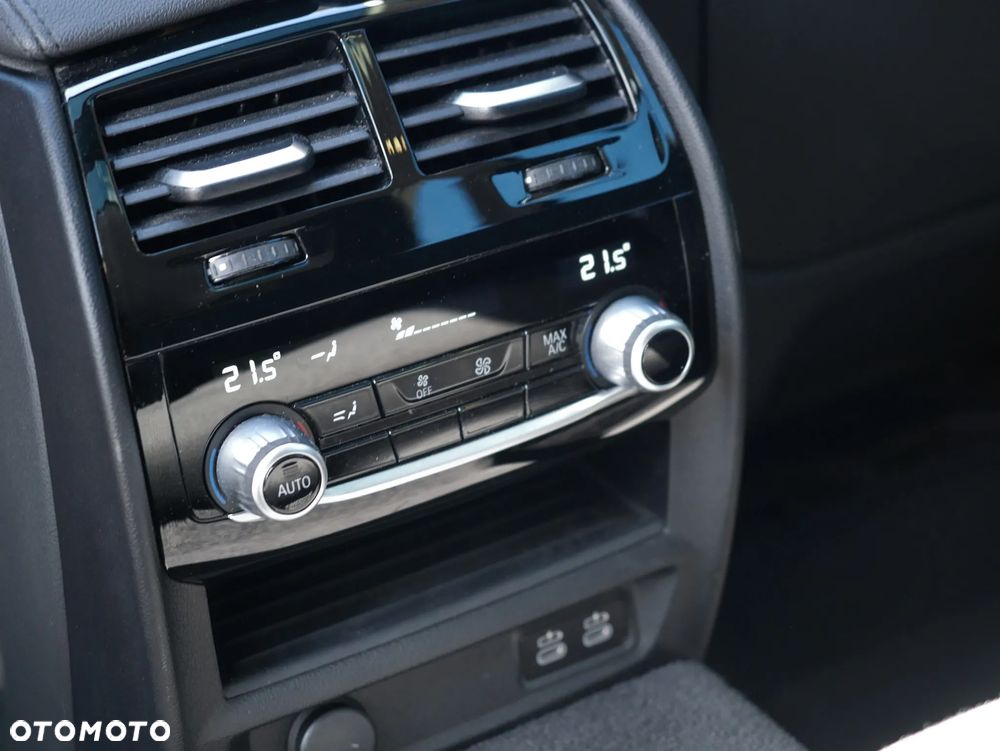 BMW Seria 5 530e sport - 25