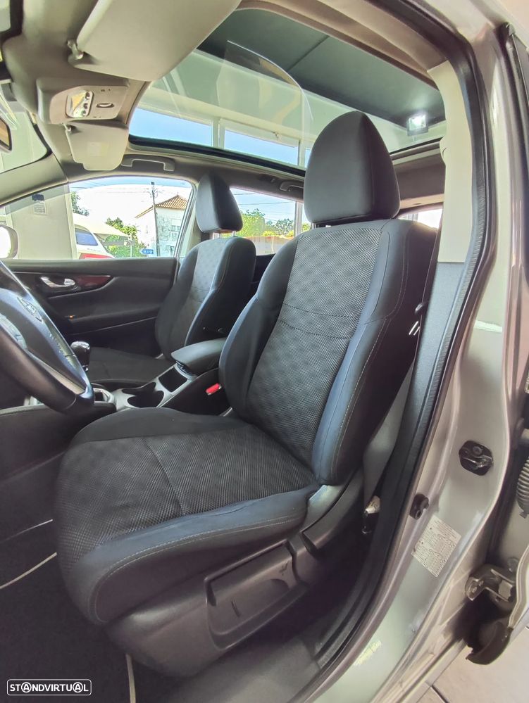 Nissan Qashqai 1.5 dCi N-Connecta 18 - 27