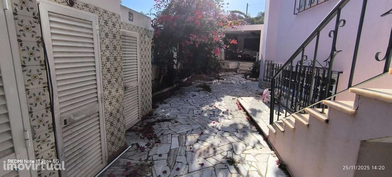 Moradia T4 de Arquitetura Colonial — Um Refúgio Exclusivo Estoril - Grande imagem: 3/32