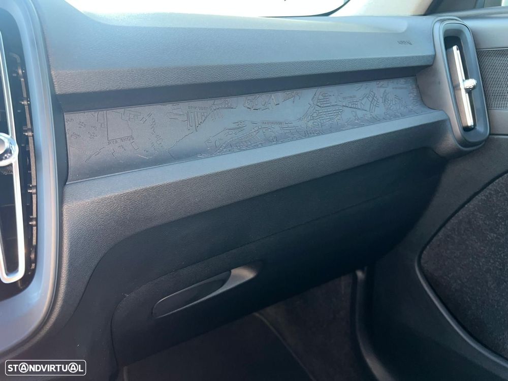Volvo XC 40 2.0 D3 Momentum - 26