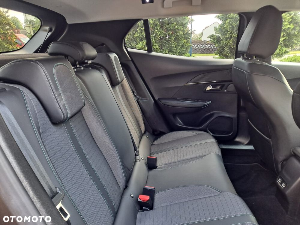 Peugeot 2008 PureTech 130 EAT8 Allure - 23