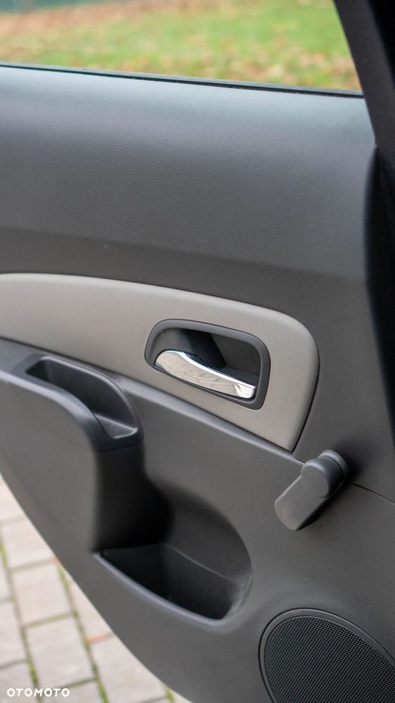 Chevrolet Cruze 1.6 LS - 12