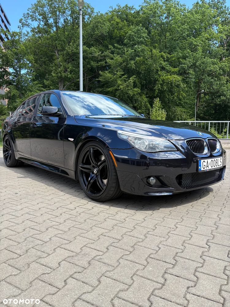 BMW Seria 5 550i - 8