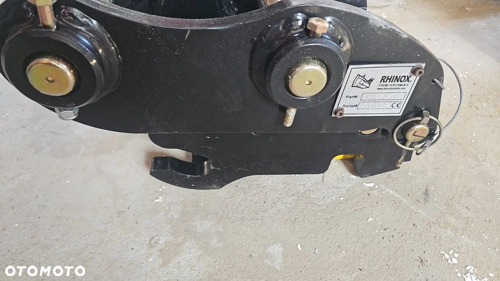 Nowe szybkozłącze oryginalne Takeuchi JCB Volvo Kubota Rhinox 30mm 2t do koparki koparka - 2