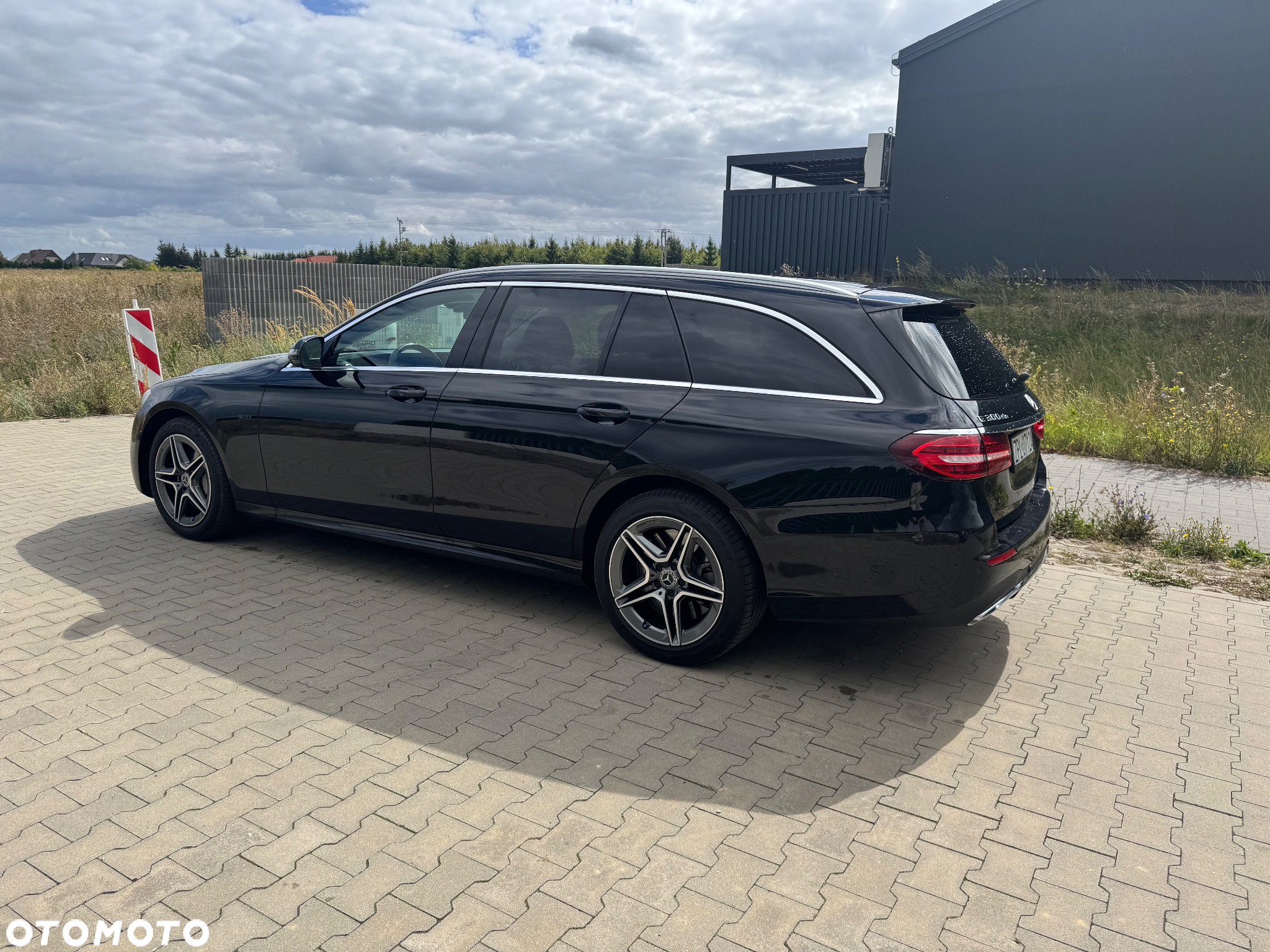 Mercedes-Benz Klasa E 300 de 9G-TRONIC AMG Line - 27