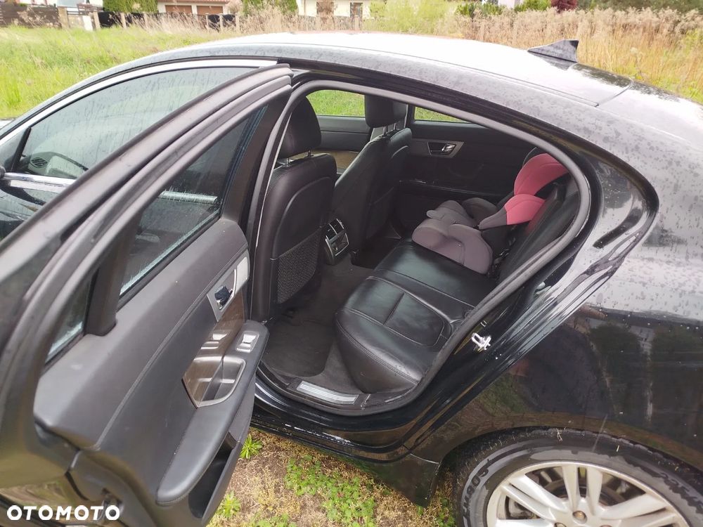 Jaguar XF 2.2 D Luxury - 8