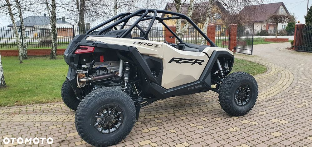 Polaris RZR - 6