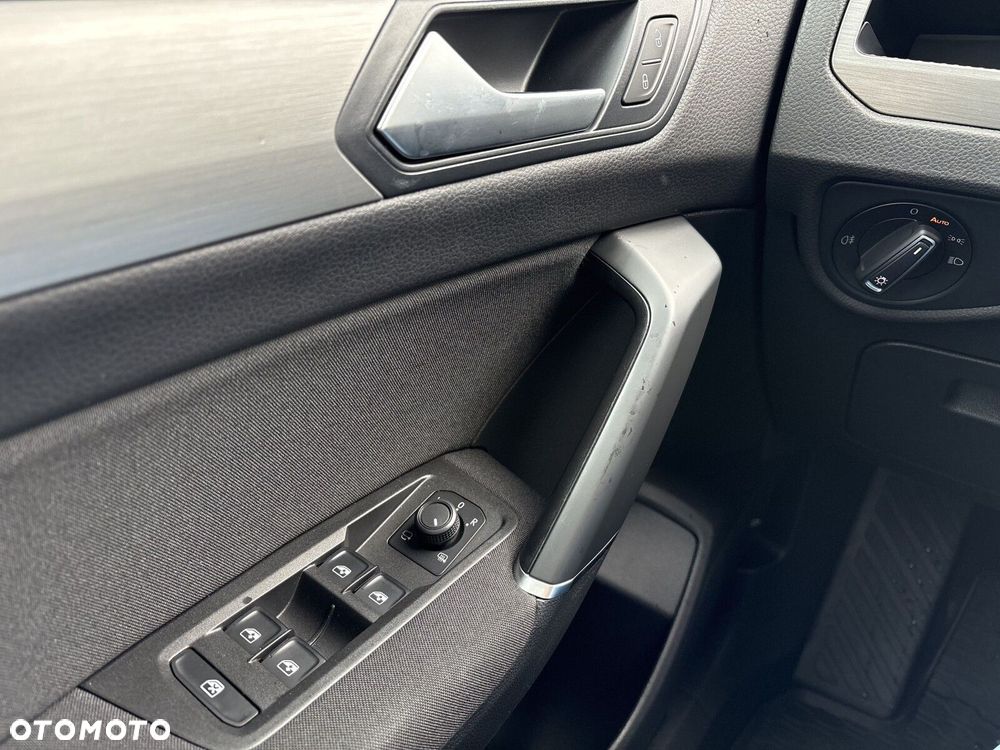 Volkswagen Touran 2.0 TDI BMT Comfortline DSG - 19
