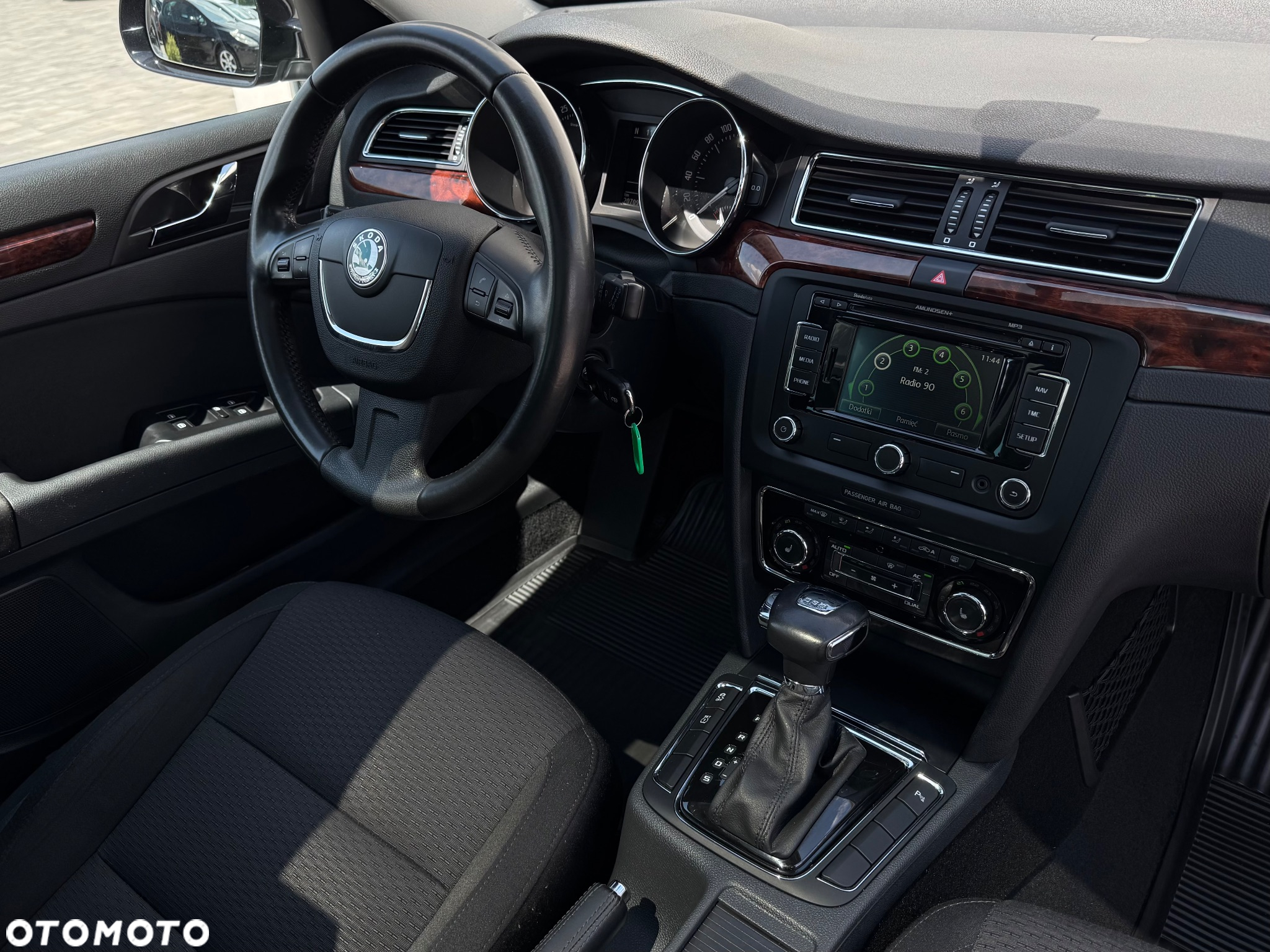 Skoda Superb 2.0 TDI DSG Elegance - 26
