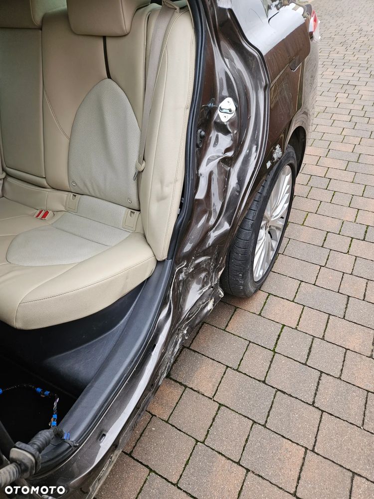 Toyota Camry 2.5 Hybrid Executive CVT - 12