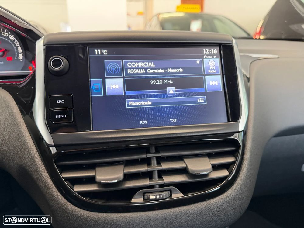 Peugeot 208 1.4 HDi SE Style - 24