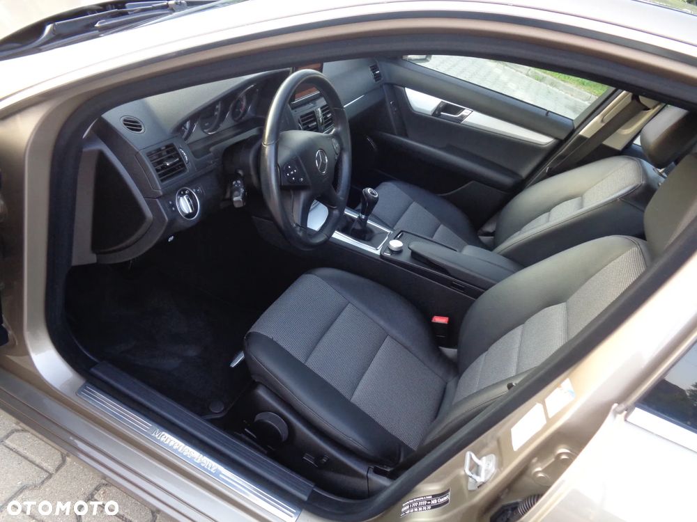 Mercedes-Benz Klasa C 200 (BlueEFFICIENCY) Avantgarde - 20