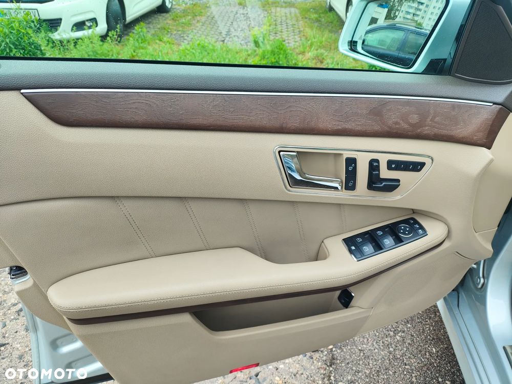 Mercedes-Benz Klasa E 350 CDI 4-Matic - 31