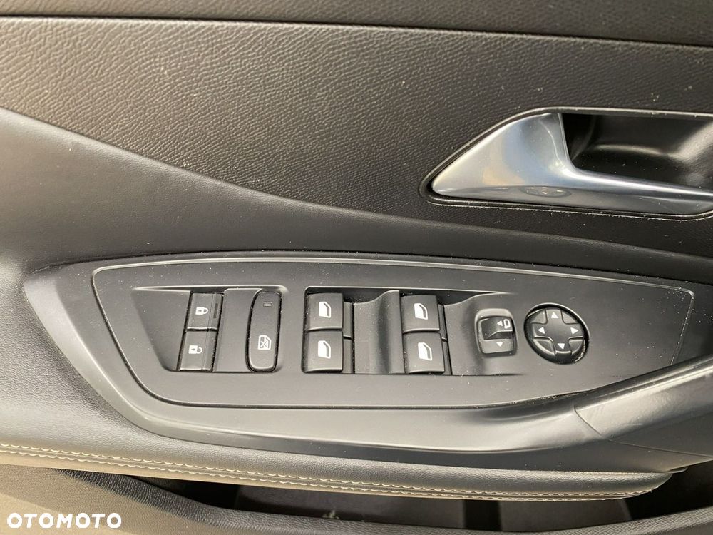 Peugeot 308 - 18