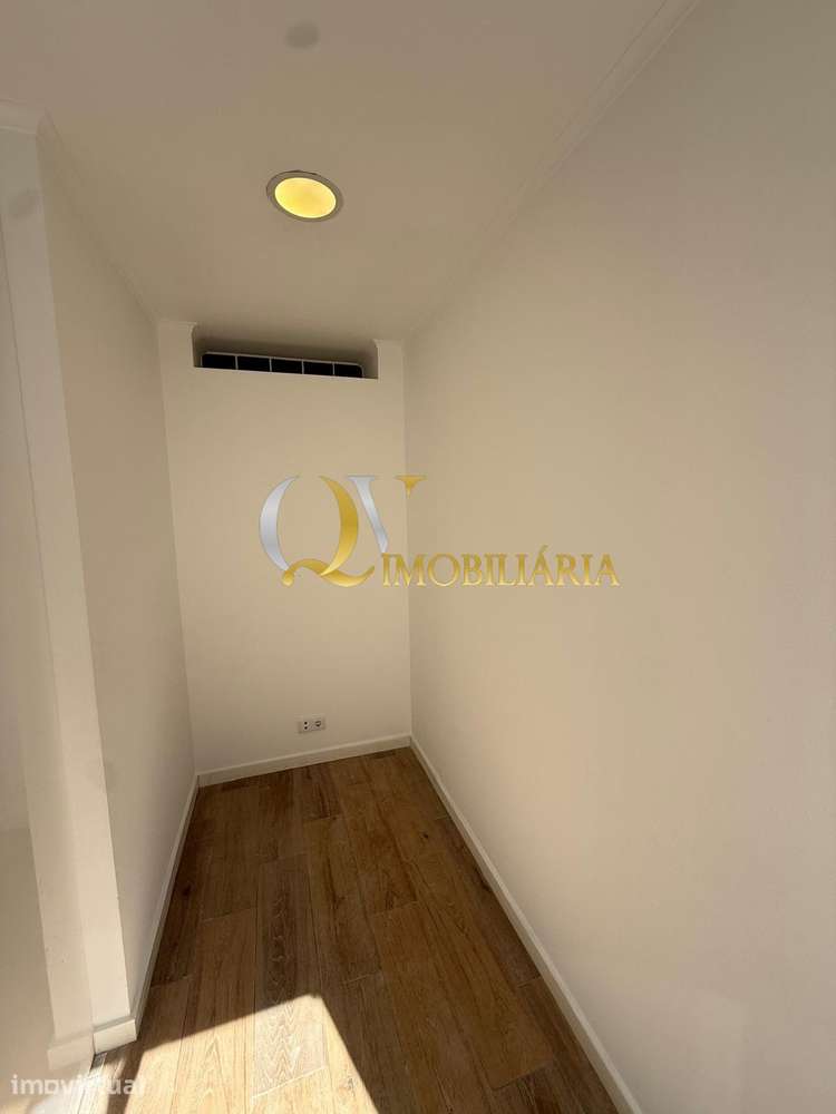 Excelente Apartamento T1+1 sito no Cristo Rei, Almada - Grande imagem: 5/14
