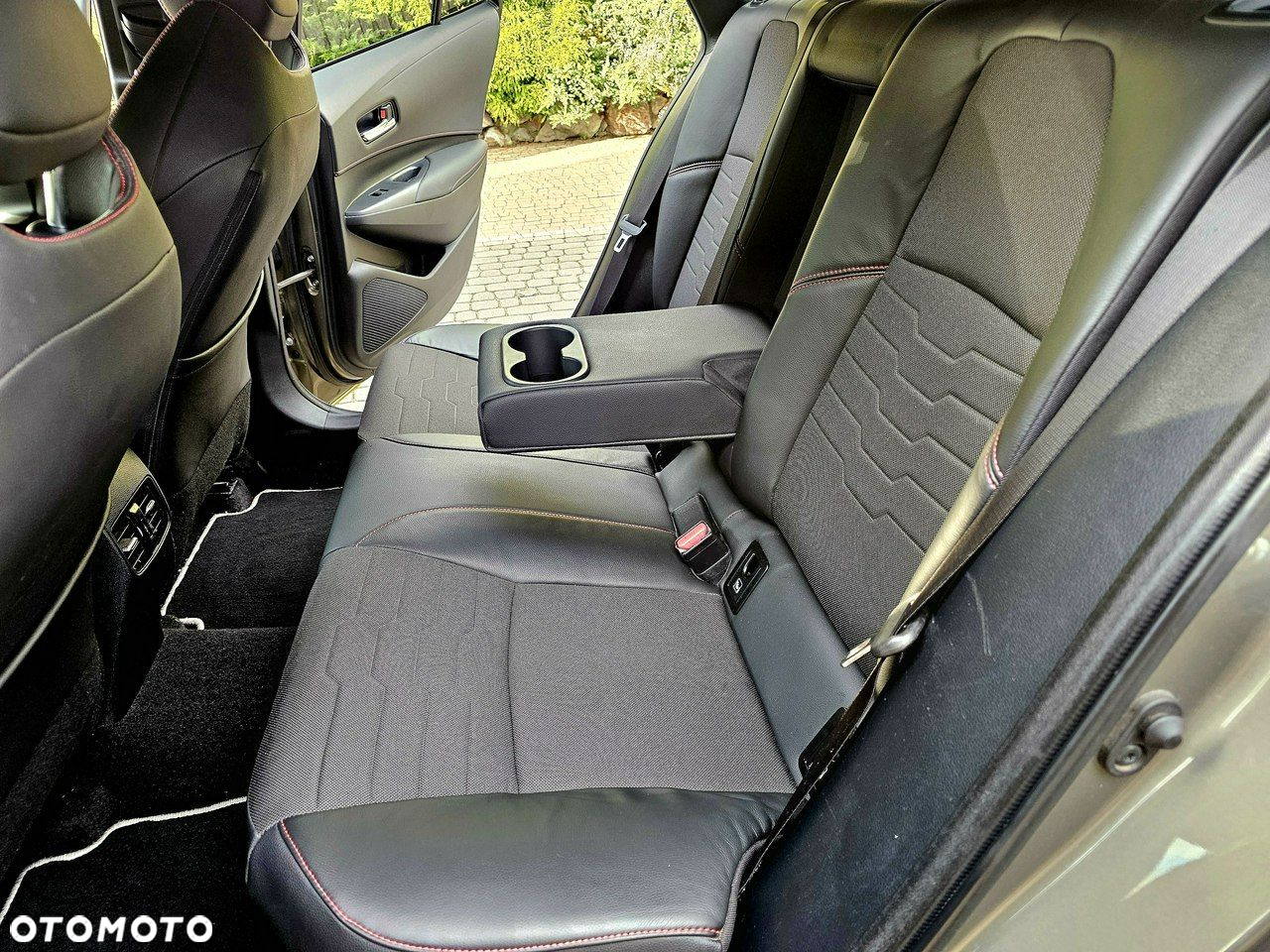 Toyota Corolla - 13