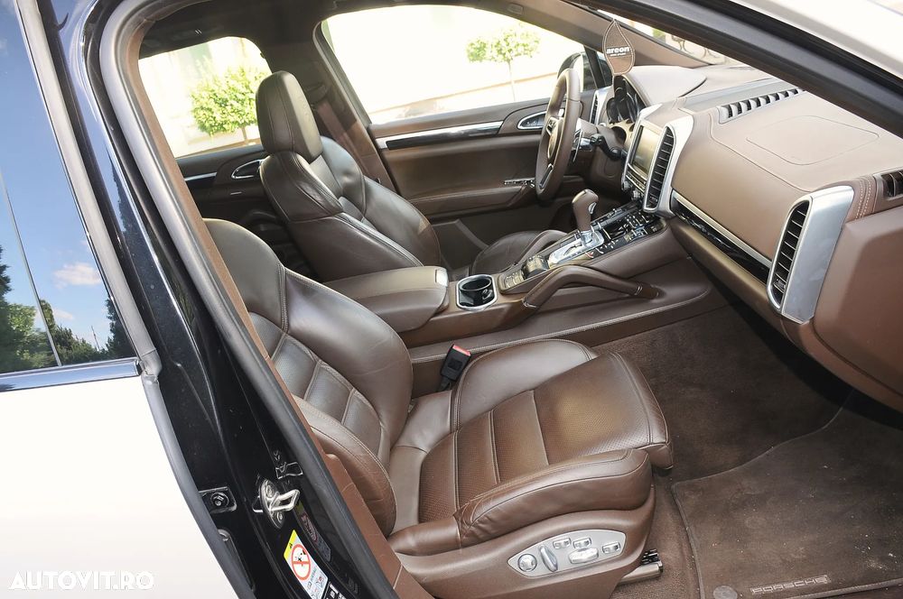 Porsche Cayenne 3.0TD TipTronic - 29