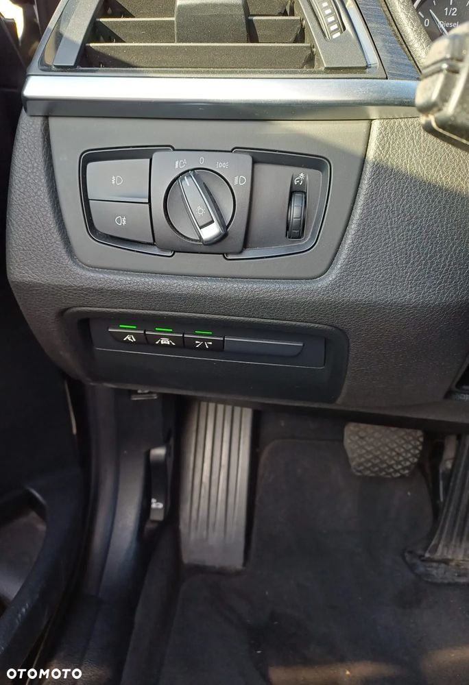 BMW Seria 3 ver-320d-efficient-dynamics-luxury-line - 14