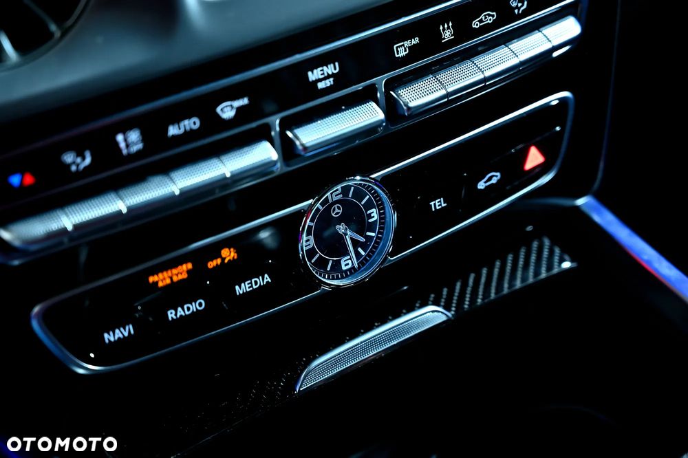 Mercedes-Benz Klasa G 400 d Stronger Than Time Edition - 36