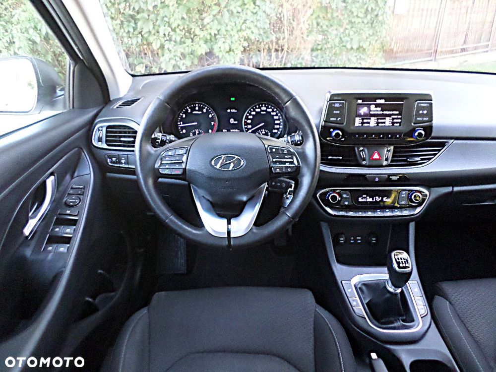 Hyundai i30 blue Kombi 1.4 Style - 8
