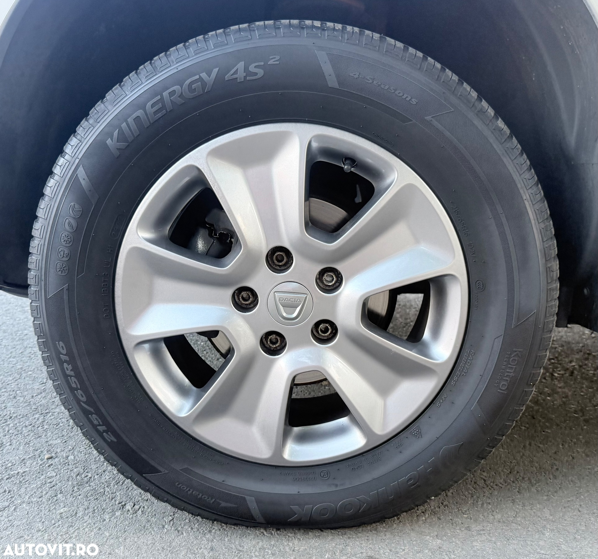 Dacia Duster 1.6 SCe Prestige jante 16" - 17
