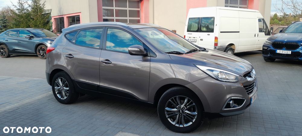 Hyundai ix35 1.7 CRDi 2WD blue Finale Gold - 2