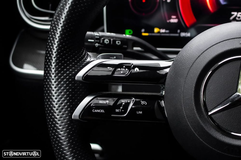 Mercedes-Benz C 300 e AMG Line - 14