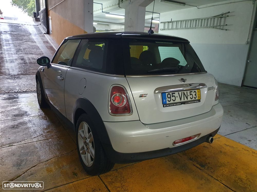 MINI 3 Portas Cooper D - 4