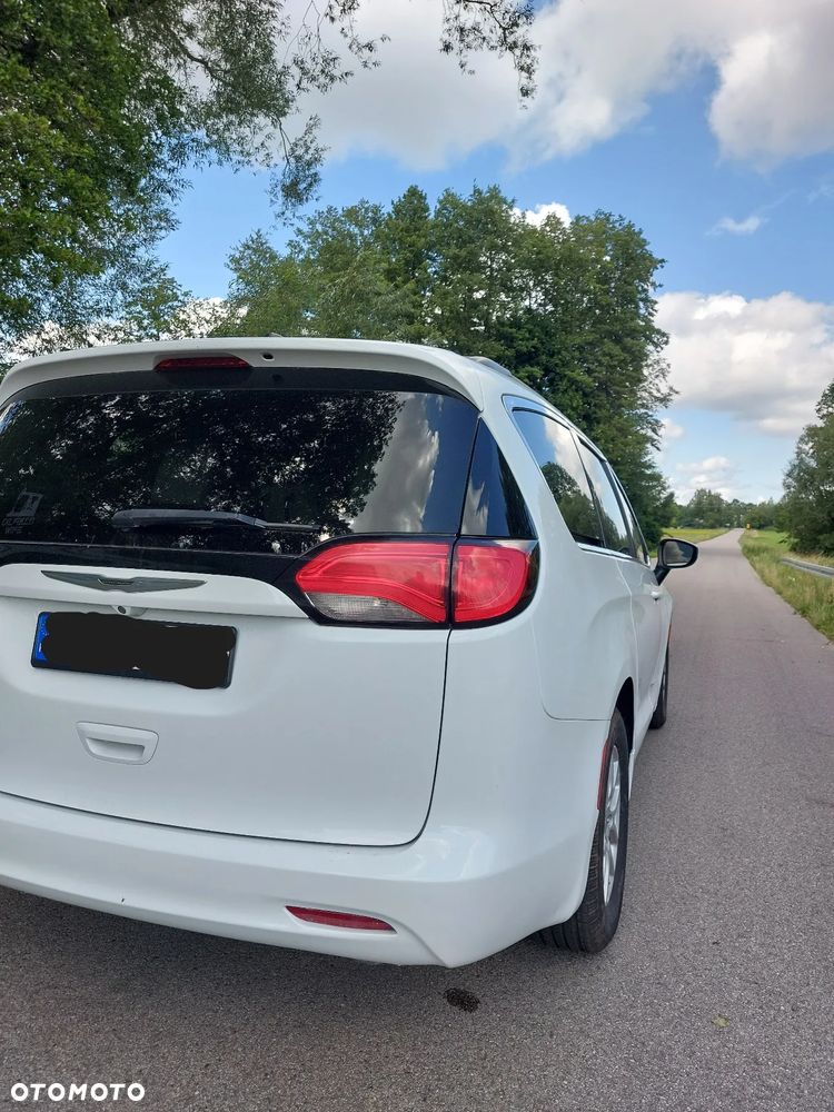 Chrysler Pacifica - 6