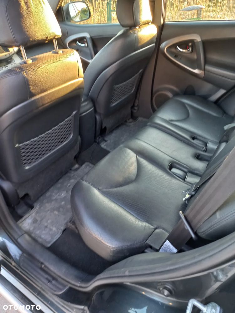 Toyota RAV4 2.2 D-4D Premium - 28
