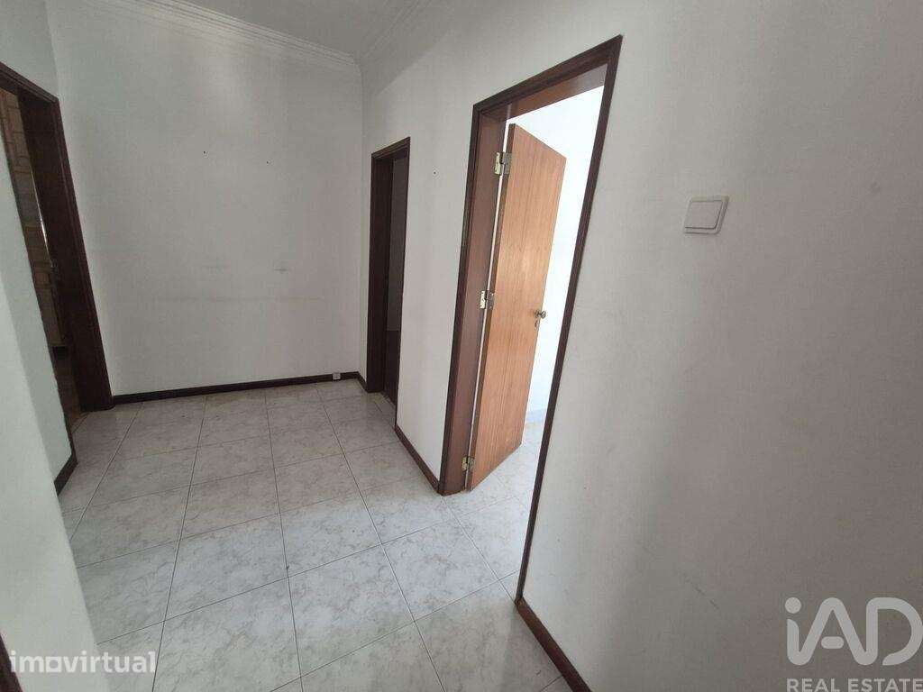 Andar de moradia T2 em Laranjeiro e Feijó - Grande imagem: 5/18