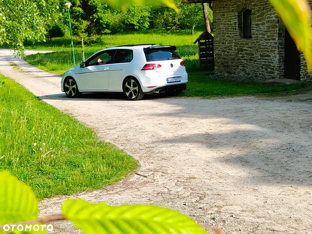 Volkswagen Golf - 3