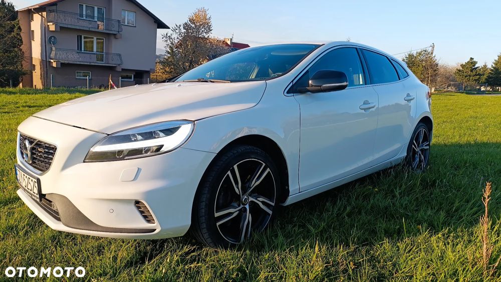 Volvo V40 D4 Geartronic RDesign - 1