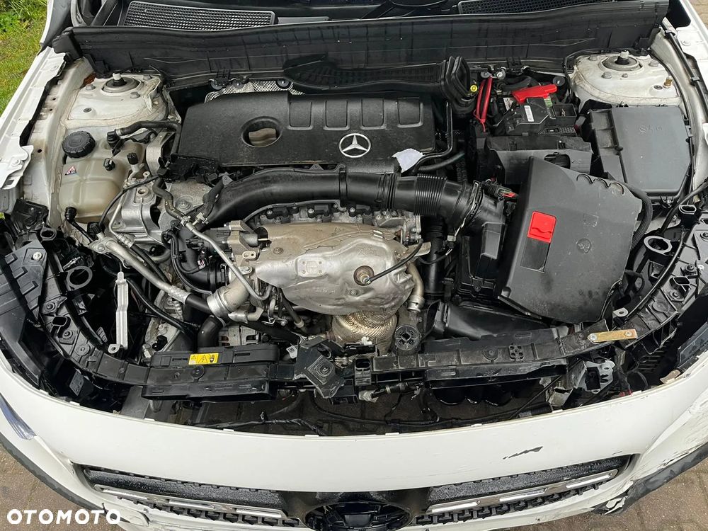 Mercedes-Benz GLB 250 8G-DCT AMG Line - 10