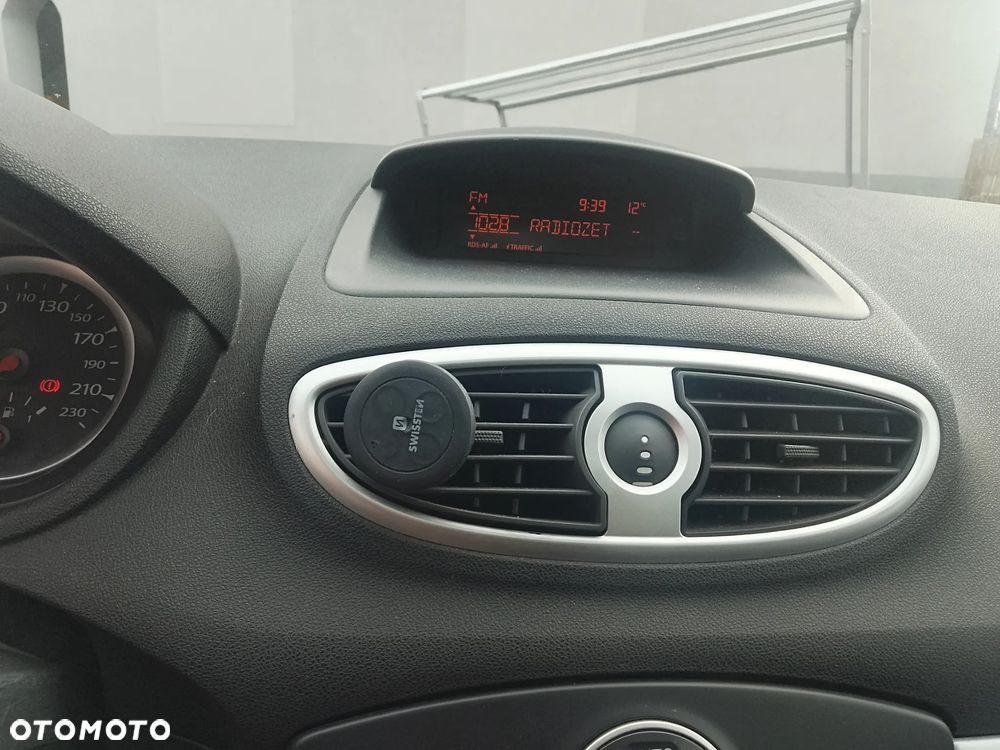 Renault Clio - 11