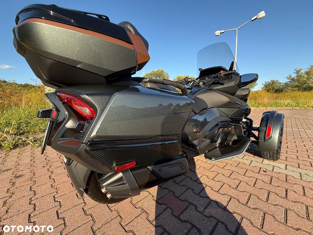 Can-Am Spyder - 9